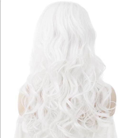 ✨ICE WHITE 26” WAVY LACE FRONT  WIG *NWT* ✨ - Picture 5 of 7